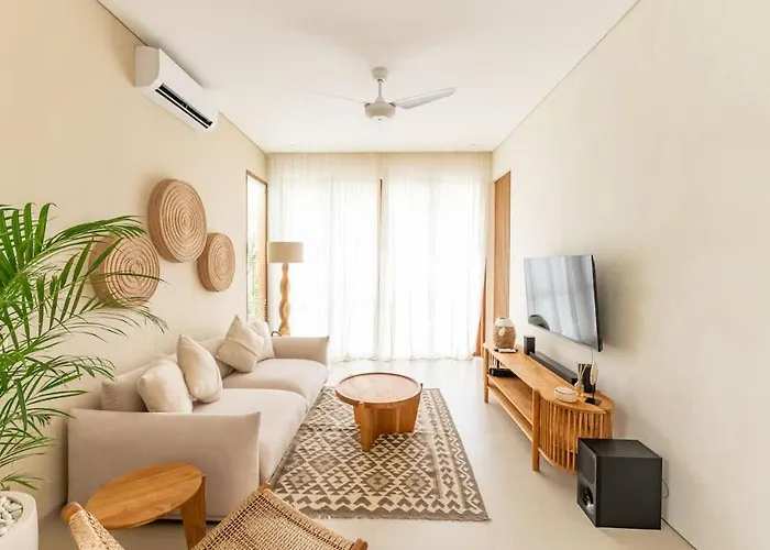 Nilu Seaside By Pura Homes チャングー