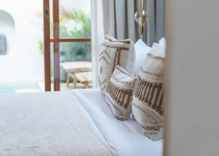 Nilu Seaside By Pura Homes チャングー